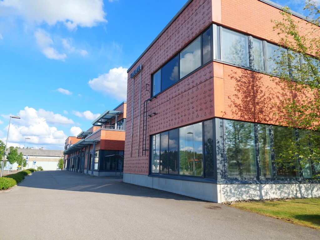 Teknologiatalo Sytytin kuvattu ulkopuolelta.